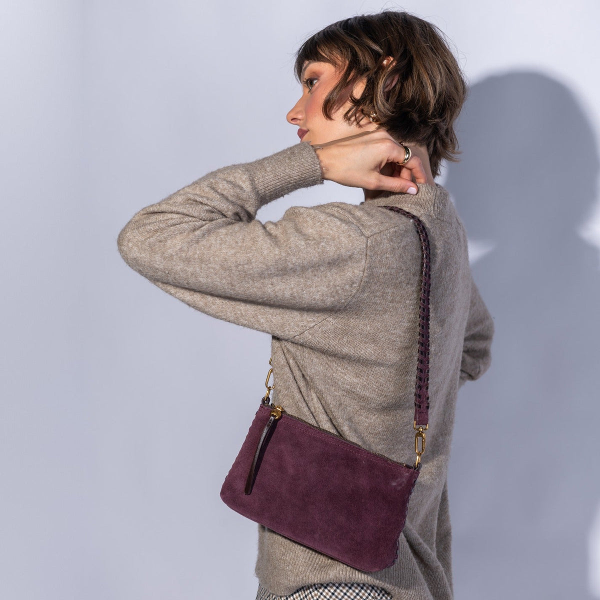 Darcy Crossbody In Suede Leather - Dark Cherry