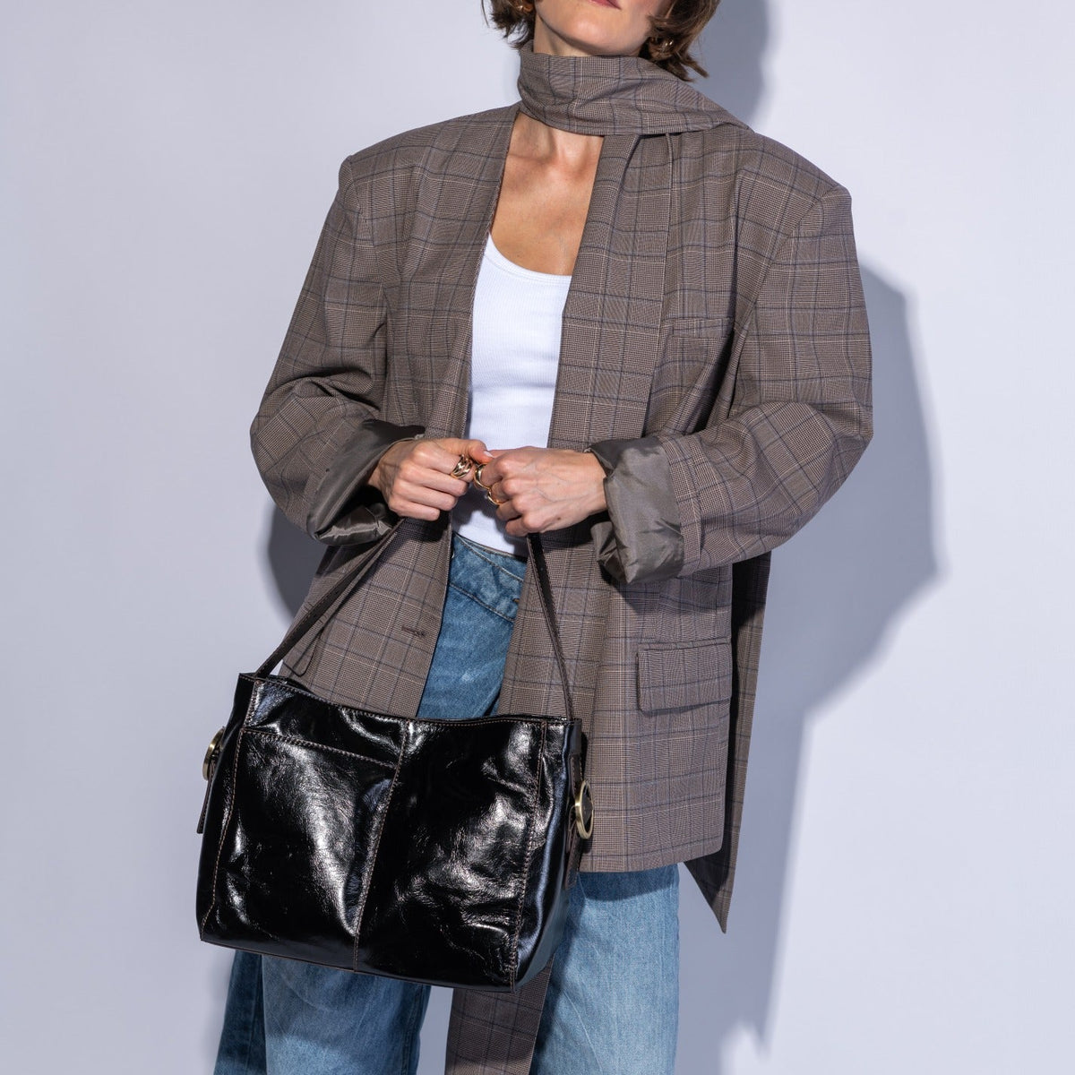 Render Shoulder Bag In Polished Leather - Black