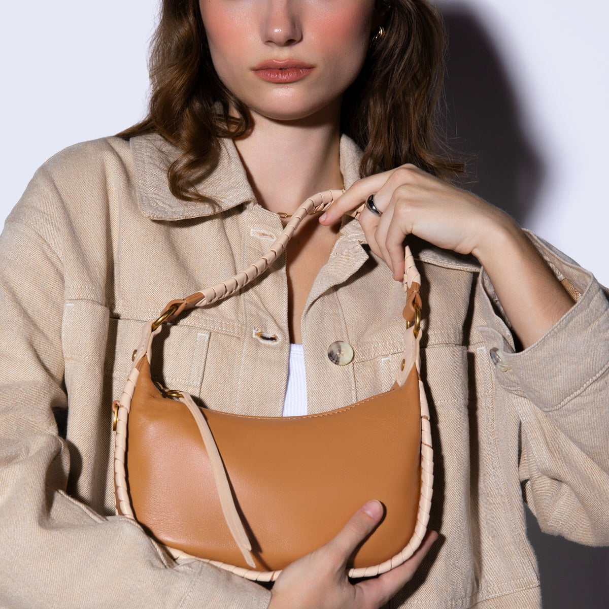 Mia Crescent Small Hobo in Smooth Leather - Warm Cashew
