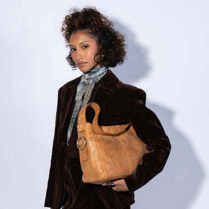 Render Shoulder Bag In Buffed Leather - Whiskey