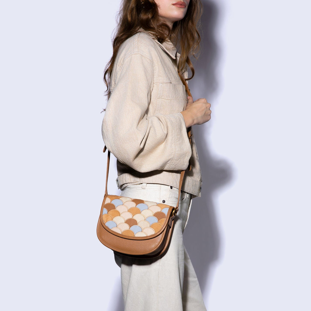 Kiva Small Crossbody In Pebbled Leather - Timber Brown