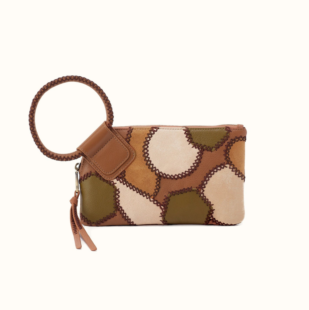 Sable Wristlet In Pebbled Leather - Timber Brown