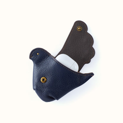 Dove Clip Pouch In Pebbled Leather - Ink Navy