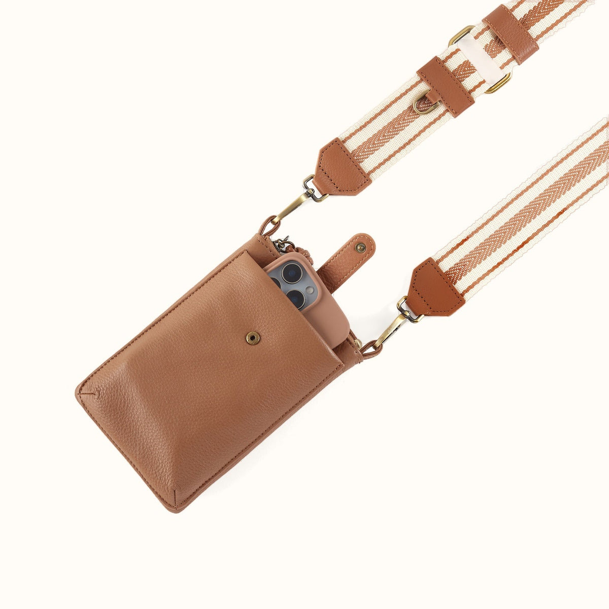 Cass Phone Crossbody In Pebbled Leather - Brown Sugar