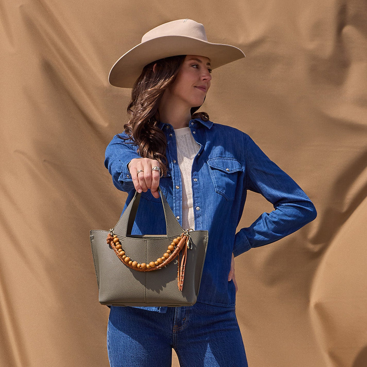 Vida Small Tote in Micro Pebbled Leather - Desert Palm