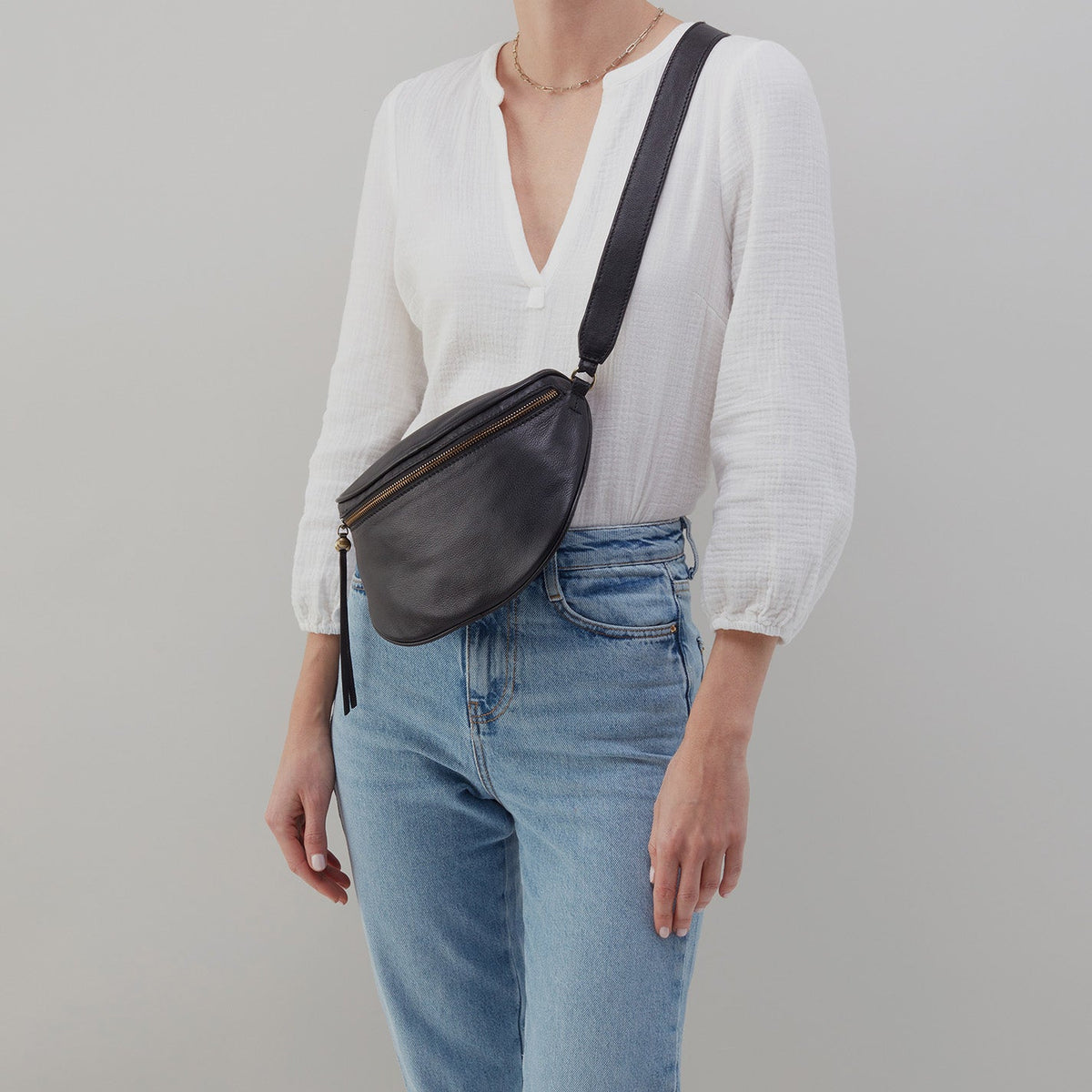 Juno Belt Bag in Smooth Leather - Navy