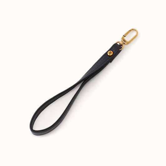 Grip Wristlet Strap In Pebbled Leather - Black