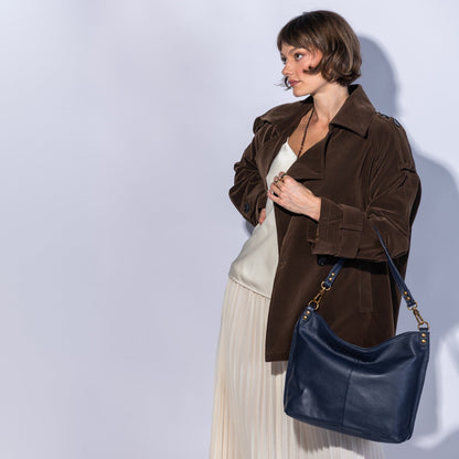 Pier Shoulder Bag In Pebbled Leather - Ink Navy