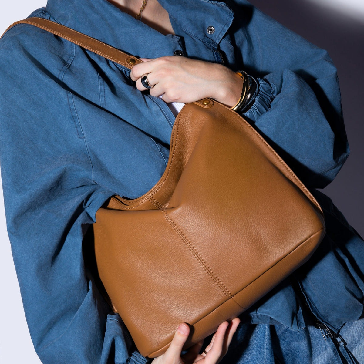 Pier Shoulder Bag In Pebbled Leather - Timber Brown