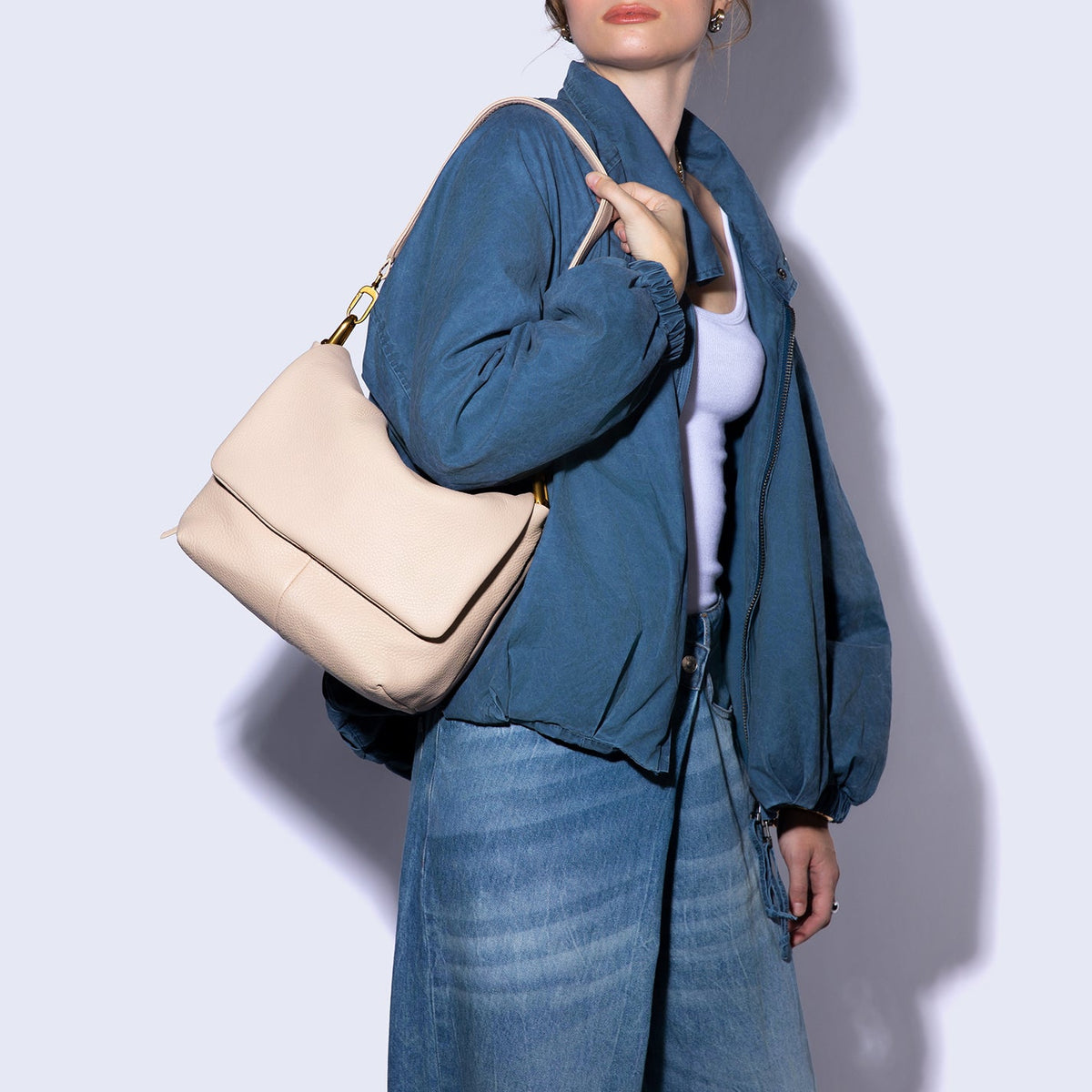 Harley Convertible Shoulder Bag In Pebbled Leather - Stonewash