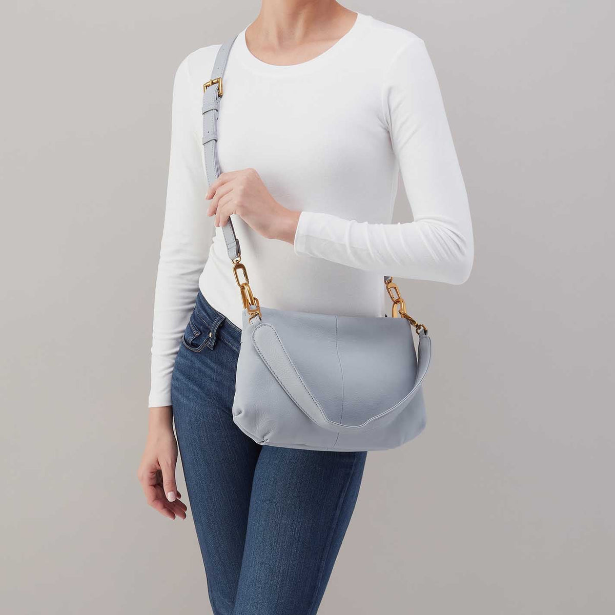 Advance Shoulder Bag in Pebbled Leather - Indigo Cloud
