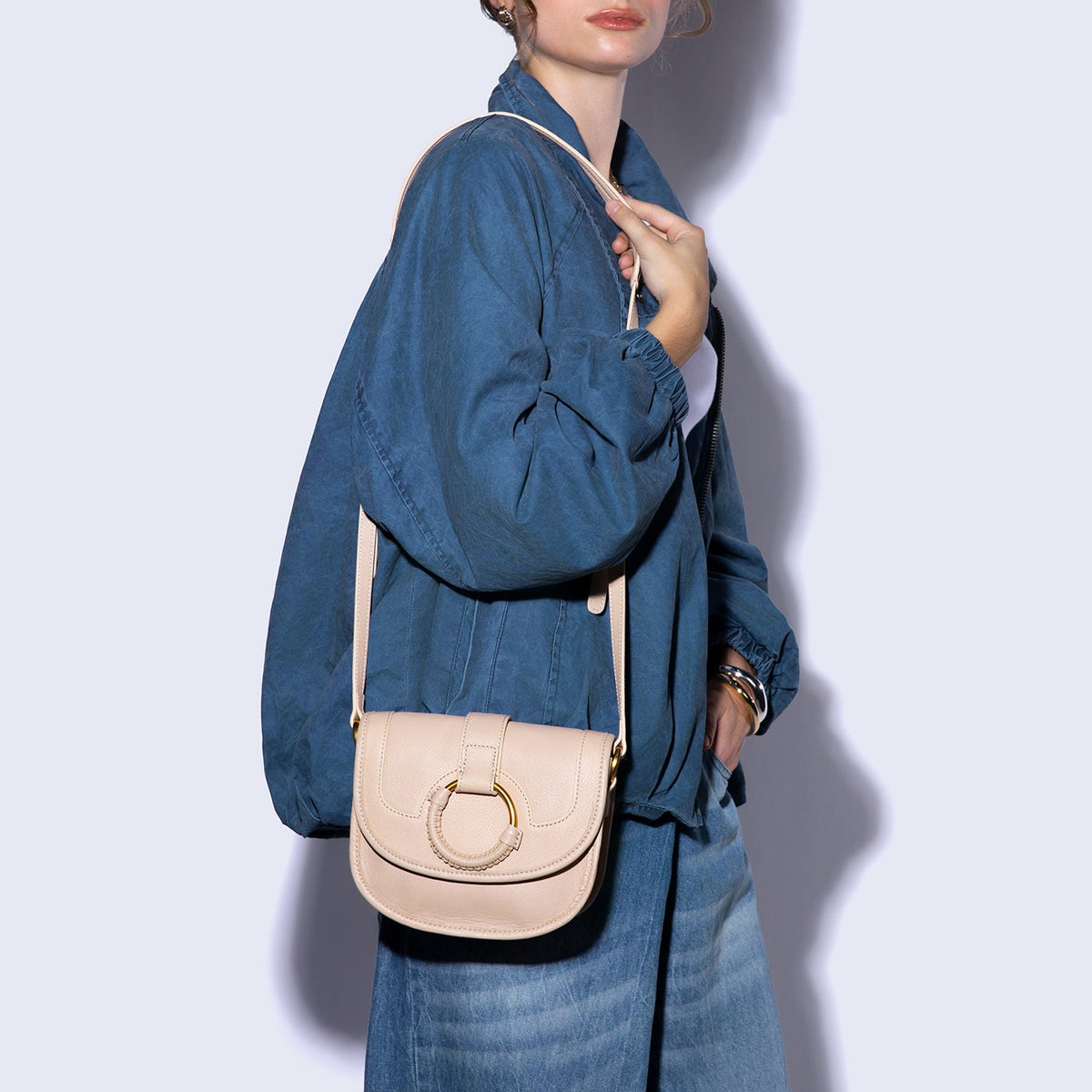 Kiva Small Crossbody In Pebbled Leather - Stonewash
