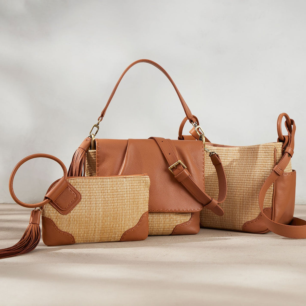 Sable Wristlet In Woven Straw - Natural Straw