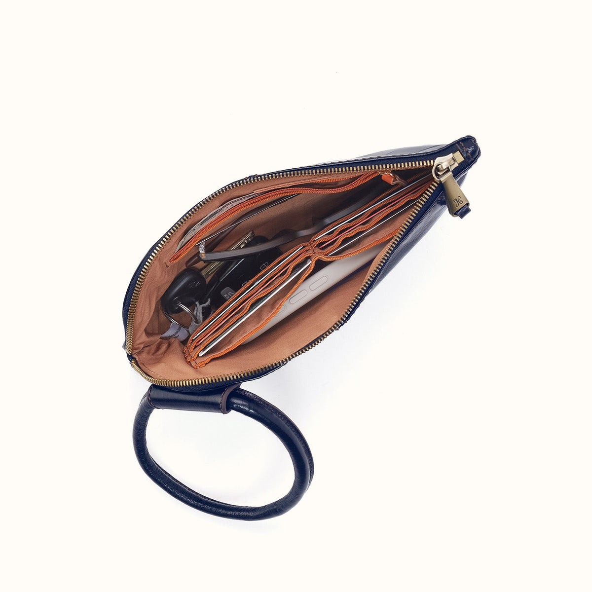 Sable Wristlet In Polished Leather - Ink Navy