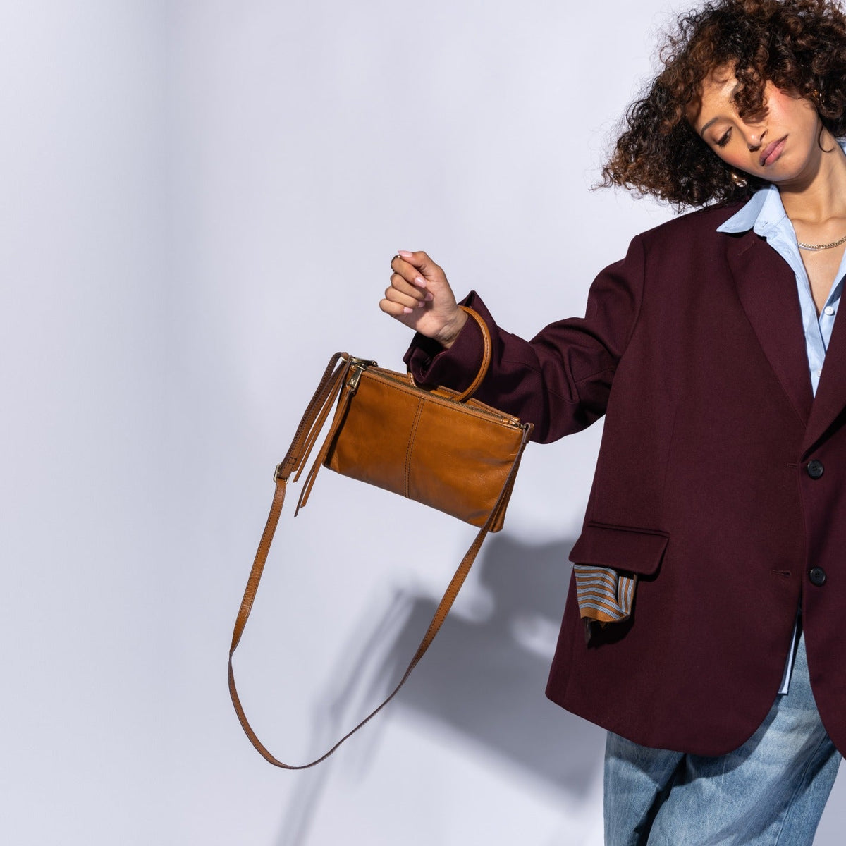 Sable Crossbody In Polished Leather - Truffle